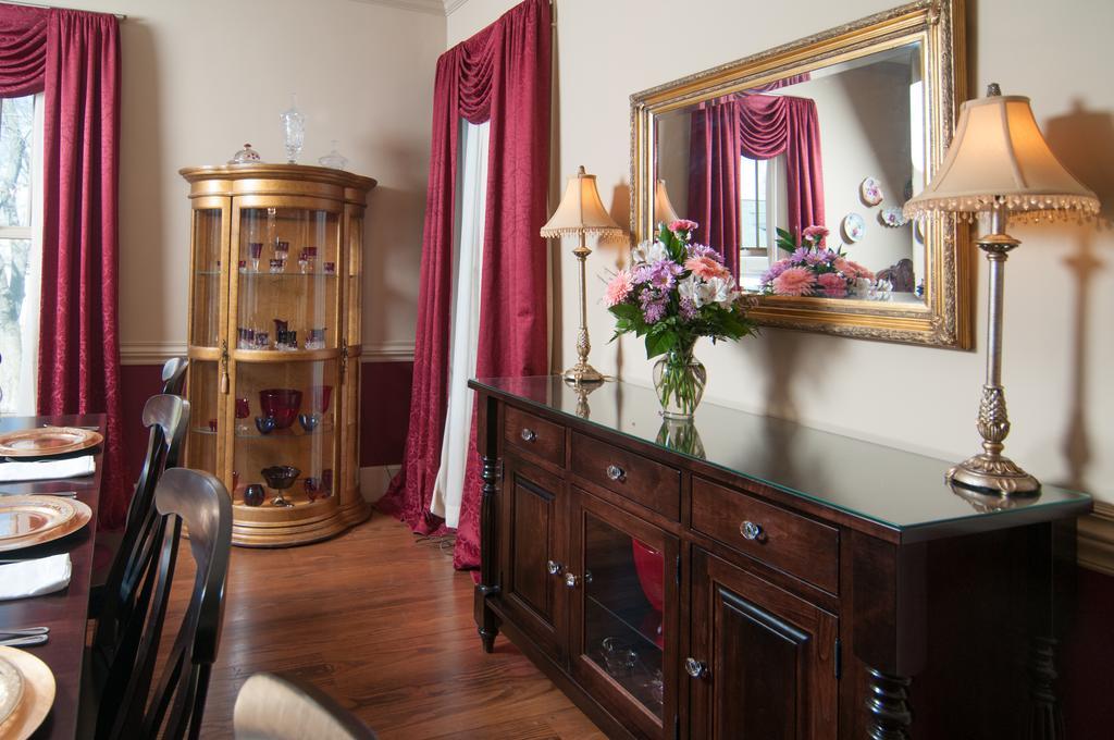 Greene Gables Inn White Hall Esterno foto